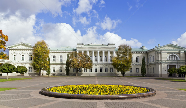 Prezidential palat public domeniu toamnă parc Imagine de stoc © vavlt