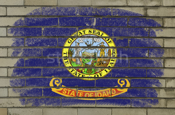 商业照片: 褴褛 ·旗· 美国爱达荷州 · 砖墙 ·绘· 美国人