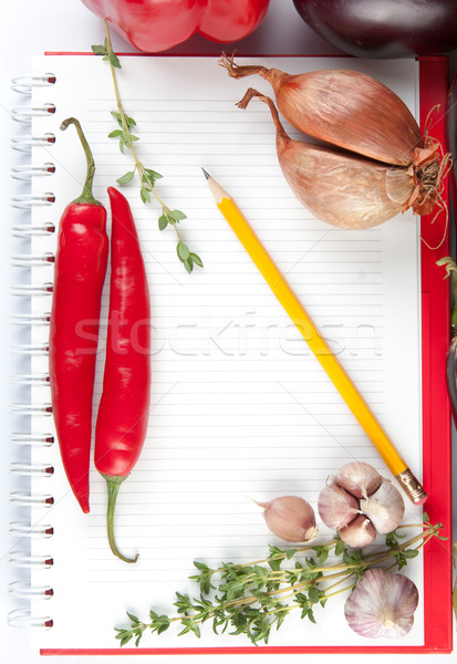 Notepad ingrédients recette crayon fraîches oignon Photo stock © veralub