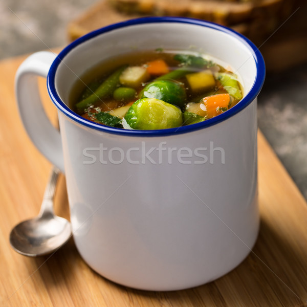 Stock foto: Vegan · Gemüsesuppe · Brüssel · Karotten · Erbsen · Bohnen