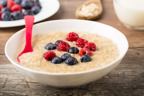 Porridge mit berries Stock photo © vertmedia