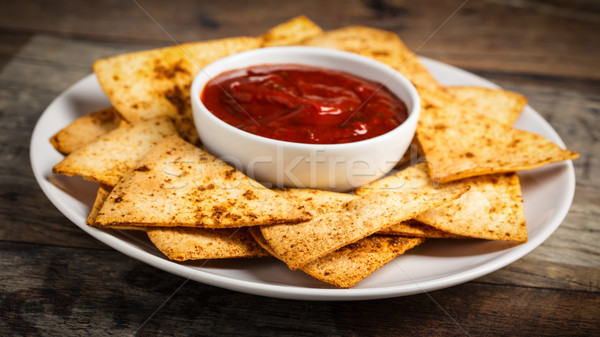Casero tortilla chips caliente tomate salsa Foto stock © vertmedia