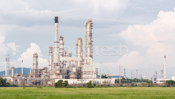 Olajfinomító növény építkezés gyár erő benzin Stock fotó © vichie81