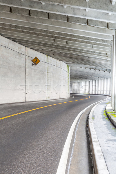 Tunnel berg interieur stedelijke weg straat Stockfoto © vichie81