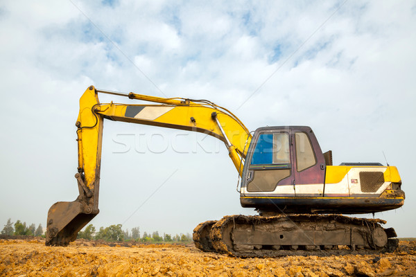 Foto stock: Escavadora · em · pé · construção · terra · areia · trabalhando