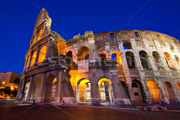 Coliseu Roma Itália noite crepúsculo perspectiva Foto stock © vichie81