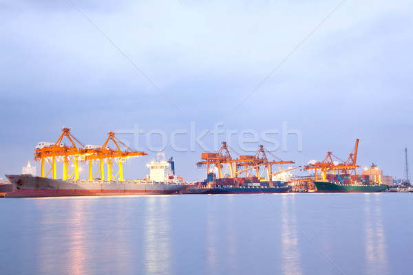 Carga navios grande recipiente navio trabalhando Foto stock © vichie81