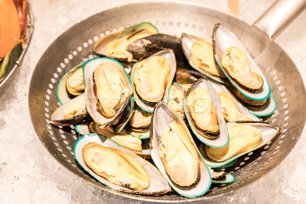 Fresh mussel Stock photo © vichie81