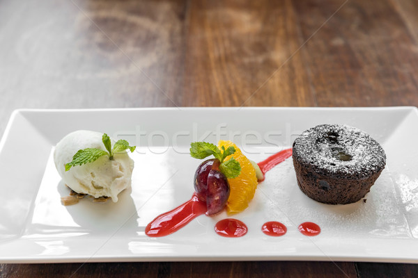 チョコレート 溶岩 ケーキ アイスクリーム 新鮮果物 フルーツ ストックフォト © vichie81