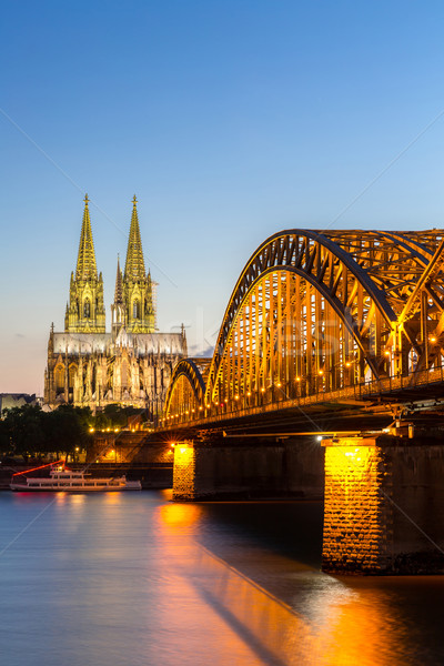 Colonia catedral Alemania puente edificio ciudad Foto stock © vichie81