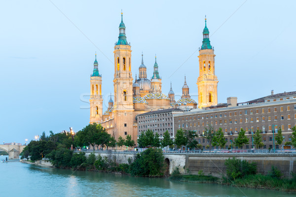 Basiliek Spanje dame pijler rivier schemering Stockfoto © vichie81