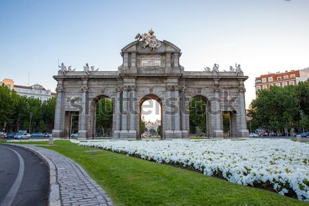 Porte carré Madrid Espagne la fleur [[stock_photo]] © vichie81