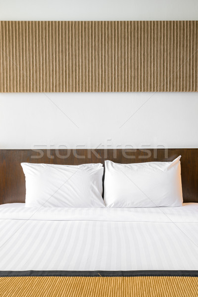 Beyaz yastık yatak odası yatak tablo ışık Stok fotoğraf © vichie81