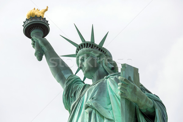 Statuie libertate New York City cer albastru râu Imagine de stoc © vichie81