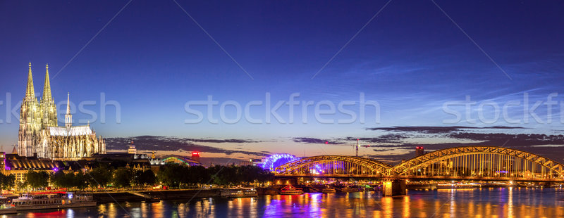 Parfüm katedrális folyó épület város éjszaka Stock fotó © vichie81