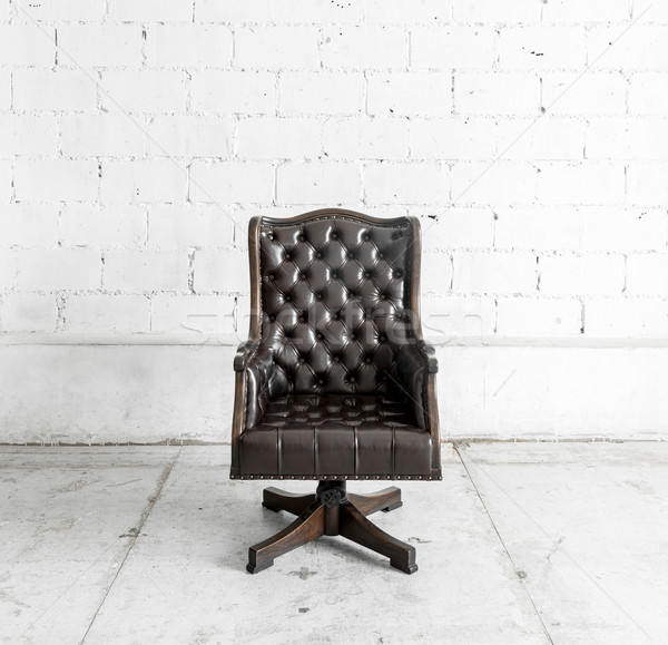 Czarny krzesło vintage pokój prawdziwy skóry Zdjęcia stock © vichie81