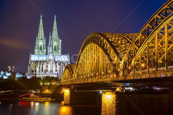 Colonia catedral Alemania puente edificio ciudad Foto stock © vichie81