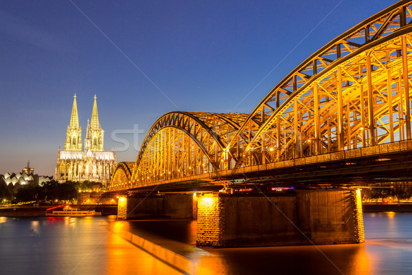 Colonia catedral Alemania puente edificio ciudad Foto stock © vichie81