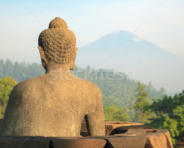 Stockfoto: Buddha · standbeeld · tempel · ruïneren · Indonesië · berg