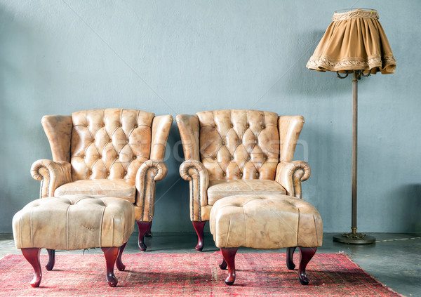 Genuíno couro clássico estilo sofá vintage Foto stock © vichie81