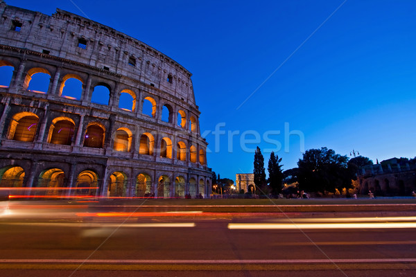 Coliseu Roma Itália noite luz trilha Foto stock © vichie81