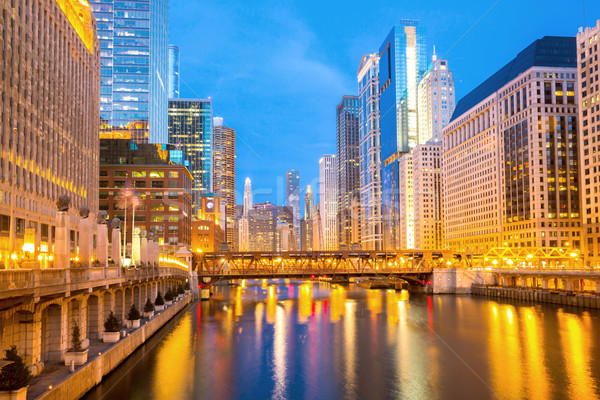 Chicago centro de la ciudad ciudad río puentes anochecer Foto stock © vichie81