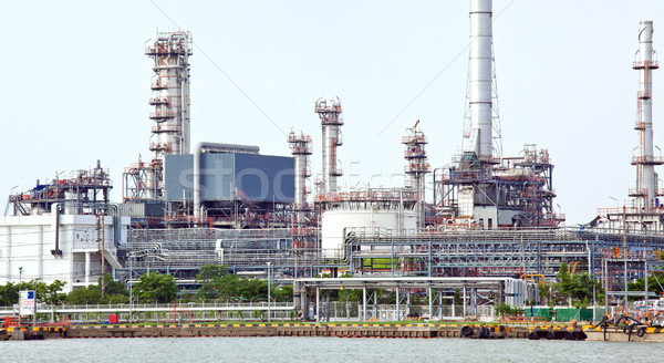 Panorama refinería de petróleo planta paisaje río negocios Foto stock © vichie81