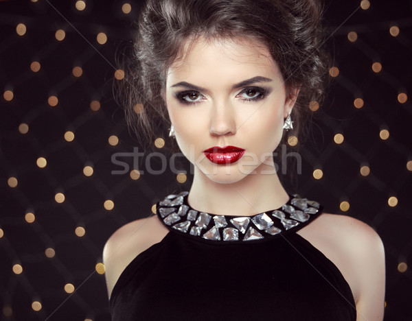 Make elegante vrouw sieraden kapsel aantrekkelijk Stockfoto © Victoria_Andreas