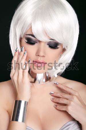 Piękna kobieta wieczór makijaż biżuteria piękna moda Zdjęcia stock © Victoria_Andreas