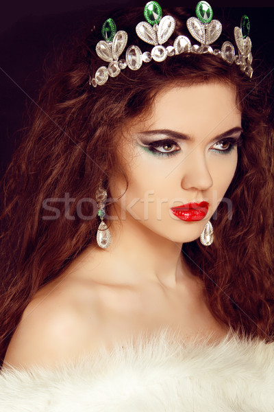 Koningin mooie vrouw sieraden mode foto sneeuw Stockfoto © Victoria_Andreas
