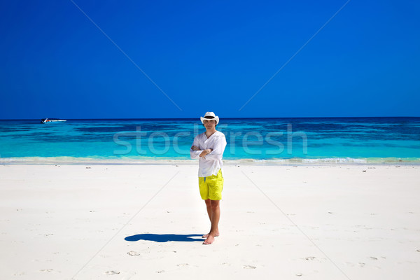 Geslaagd zakenman tropisch strand eiland zeegezicht Stockfoto © Victoria_Andreas