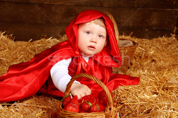 Meisje vergadering stro mand weinig Stockfoto © Victoria_Andreas