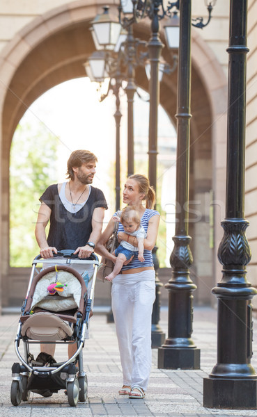 Foto stock: Jovem · família · bebê · ao · ar · livre · casal