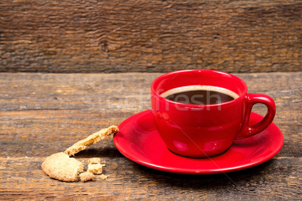 [[stock_photo]]: Tasse · de · café · biscuit · fissuré · sombre · table · en · bois · bois