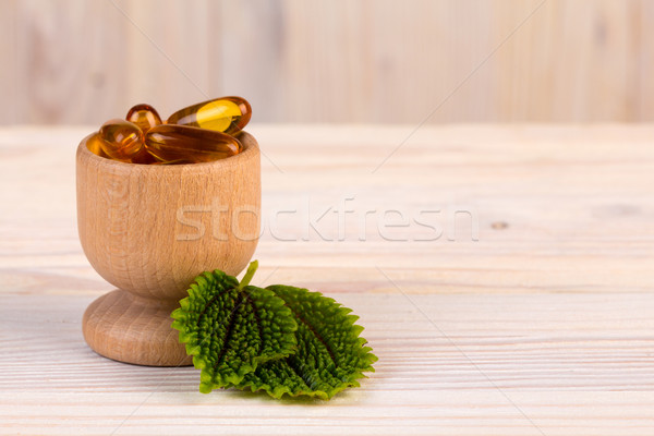 Alternatief homeopathische geneeskunde houten container blad Stockfoto © viperfzk