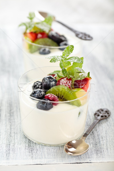 Stockfoto: Yoghurt · bessen · vers · mint · bladeren · voedsel