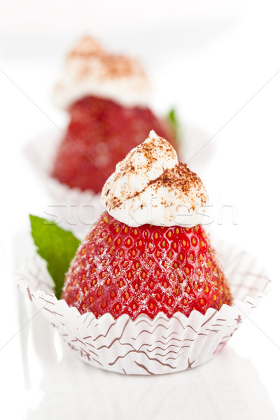 клубника десерта клубники взбитые сливки сахарная пудра какао Сток-фото © Vitalina_Rybakova