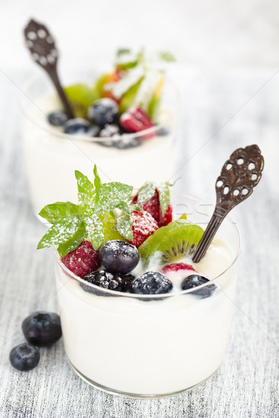Iogurte fresco branco rústico tabela Foto stock © Vitalina_Rybakova