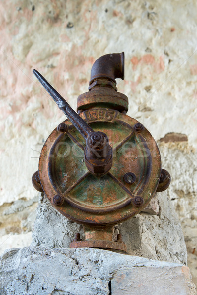 Foto stock: Auténtico · edad · Rusty · grifo · agua · columna