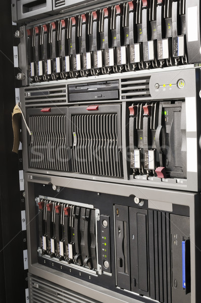 Cremalheira servidores armazenamento tecnologia servidor rede Foto stock © vtls
