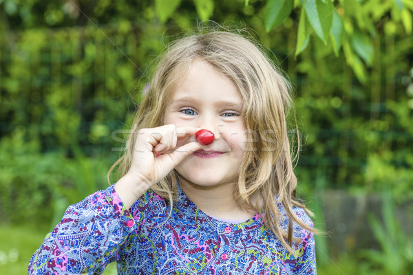 Enfant cerise main jardin alimentaire fruits [[stock_photo]] © vwalakte