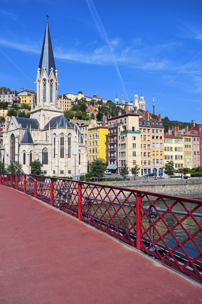 Görmek Lyon şehir kırmızı yaya köprüsü su Stok fotoğraf © vwalakte