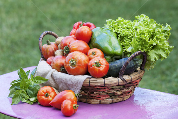 Verdura tavola giardino luce del sole alimentare legno Foto d'archivio © vwalakte