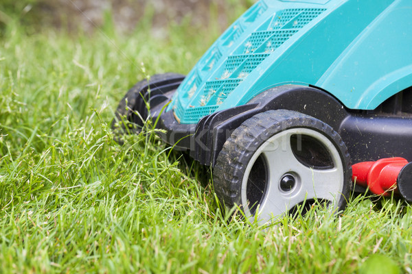 Maaier tuin veld groene machine wiel Stockfoto © vwalakte