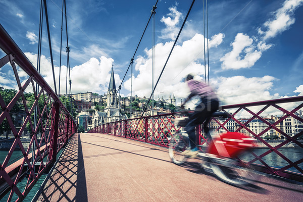 Bisiklet kırmızı yaya köprüsü Lyon Fransa Bina Stok fotoğraf © vwalakte