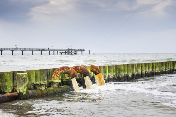 Balti-tenger szennyezés tengerpart szennyvíz csövek égbolt Stock fotó © w20er