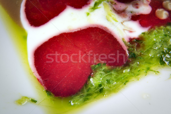 Aardbei olijfolie dressing plaat salade Stockfoto © w20er