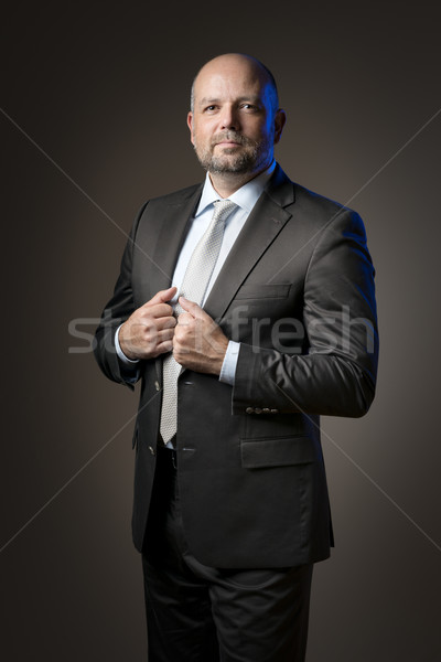 деловой · человек · изображение · серьезный · темно · фон · бизнесмен - Сток-фото  © w20er (#5041981) | Stockfresh