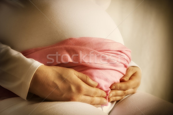Stockfoto: Zwangere · vrouw · baby · buil · witte · kleding