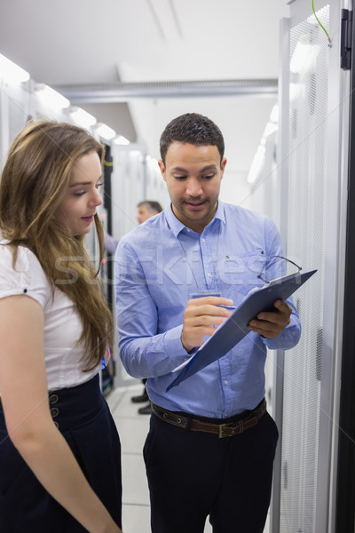 Stock foto: Sprechen · Rechenzentrum · schauen · Zwischenablage · Arbeit · Server